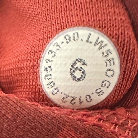 Lululemon Wunder Train Contour Fit High-Rise Tight 25"
Ombre Red Multi Sz 6 - Picture 5 of 5